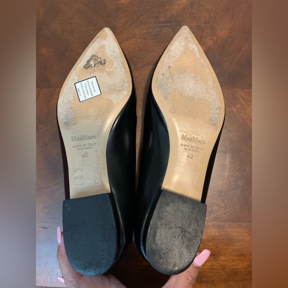 Max Mara black leather with small gold heel in EUC 🥰 - Picture 6 of 8